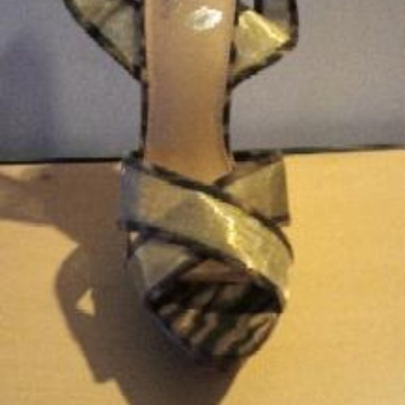 Shoes - Picture 3 of 6